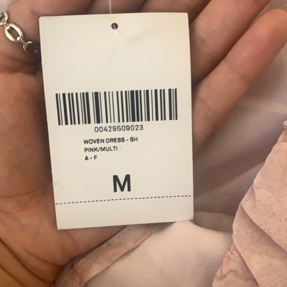 BRAND NEW FOREVER 21 DRESS!! - Picture 3 of 4